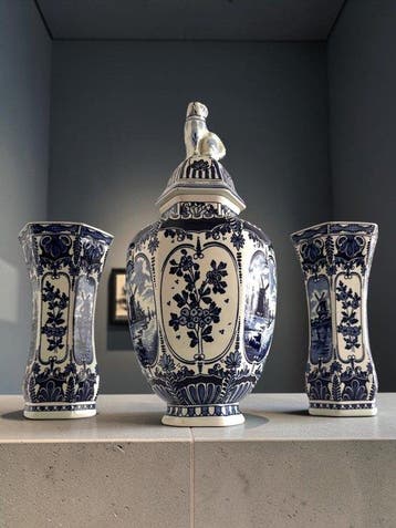 Delft Blue Cabinet Set (Kaststel) - by BOCH - Vaas (3) -