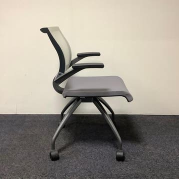 Ahrend 250 verrijdbare vergaderstoel met kunststof rug,, Ophalen of Verzenden, Gebruikt, Stof, Eén