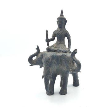 Oud-Indochinese Mengmetaal Koning die op een driehoofdig