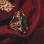 Bicolor gouden ring met jade, Sieraden, Tassen en Uiterlijk, Ringen, Gebruikt, Overige kleuren, 19 tot 20, Ophalen of Verzenden