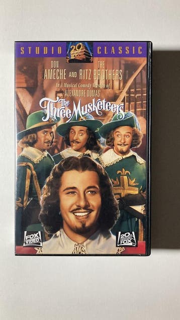 THE THREE MUSKETEERS (VHS), Verzenden, Gebruikt