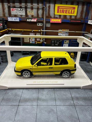 Norev 1:18 - Modelauto - Volkswagen Golf III GTI Color, Nieuw