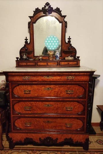 Commode - Knoesthout, Antiek en Kunst