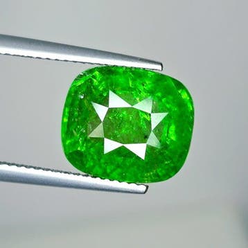 Tsavoriet - 9.02 ct - International Gemological Institute, Nieuw