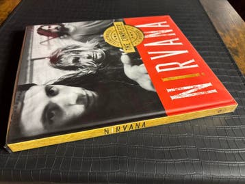 Boek Nirvana - The complete illustrated history, Ophalen of Verzenden, Nieuw, Artiest