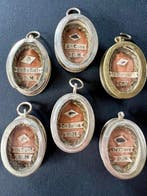 Set van 6 ovale reliekenschrijnen – Relieken van de Passie