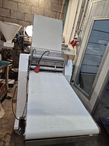 **online veiling ** uitrolmachine dough sheeter, Gebruikt, Bakkerij en Slagerij