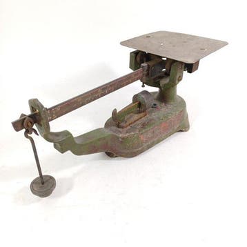 Vintage industriële tegenwichtweegschaal met Fuji