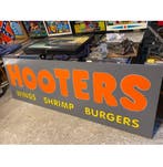 Hooters Originele Lichtbakplaat Met Verlichting 290 x 96 cm, Ophalen, Gebruikt