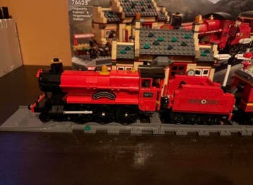 LEGO Zweinsteinexpress amp treinstation Zweinsveld 76423, Verzenden, Lego, Harry Potter, Zo goed als nieuw