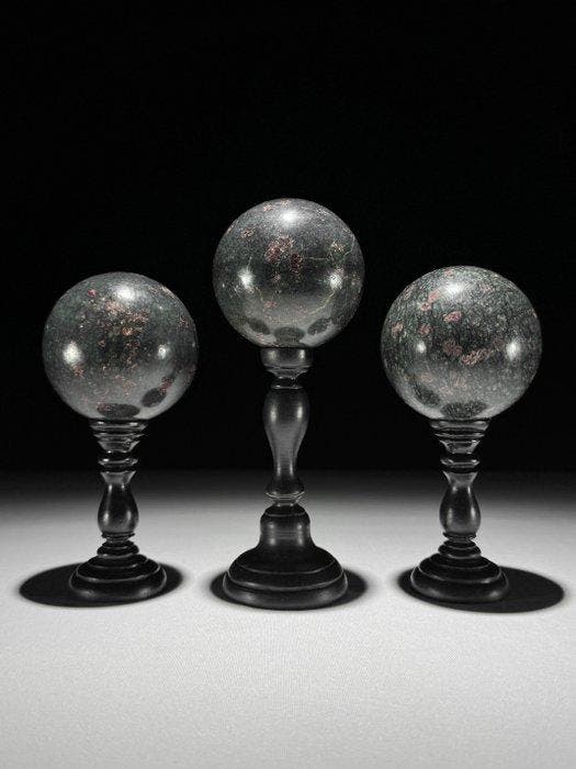 GEEN reserveringsprijs - Prachtige set van 3 robijn-zoïsite-, Antiek en Kunst, Kunst | Designobjecten