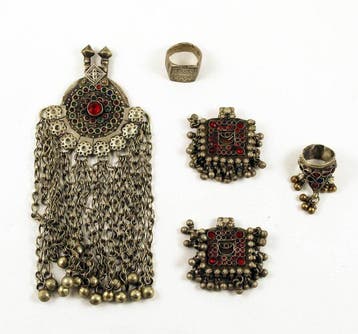 Drie hangers en twee ringen - Pashtun - Afghanistan
