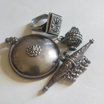 Zilver - Hanger - 4 Indiase sieradenstukken