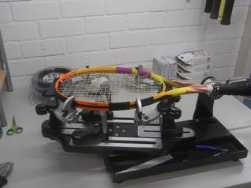 BSE Bespannen van Tennisracket in Eindhoven 7 dagen per week, Nieuw