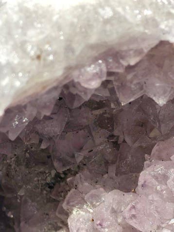 Grote amethist-tunnelgeode, uniek, een geologische pracht