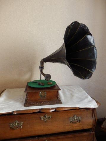 Pathe Gramophone Girard - Girard Grammofoon