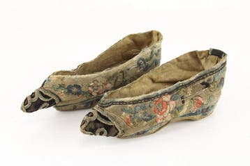 Lotus Shoes () met verborgen belletjes - fijn