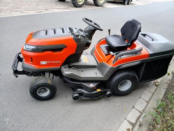 Husqvarna TC 220T demo maaier met 8 uur, Ophalen, Zo goed als nieuw, Mulchfunctie, 90 tot 120 cm