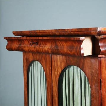 Biedermeier boekenkastje met getoogde ruiten uitneembare bes, Antiek en Kunst, Ophalen of Verzenden