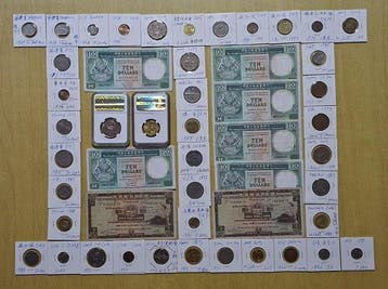 Wereld. Collection of coins and banknotes (Zonder