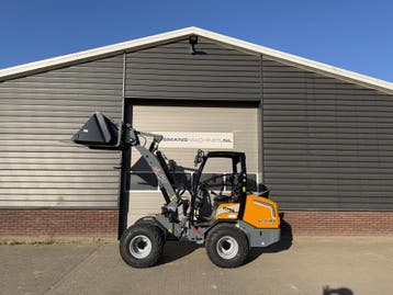 Giant G2700 X-TRA HD+ shovel / kniklader NIEUW budget, Zakelijke goederen, Machines en Bouw | Kranen en Graafmachines, Ophalen