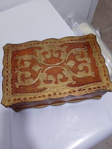 handmade - Kist - Hout, Textiel - Florentijnse stijl