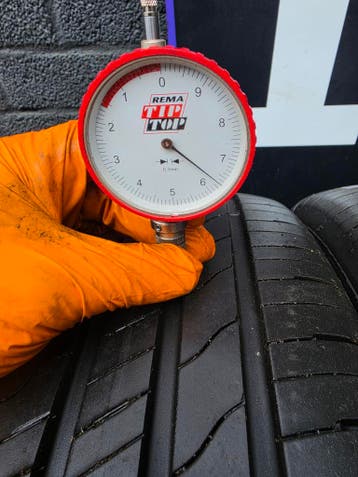 215/55r18 99V Goodyear 2 stuks!! dotcode24, Ophalen, 18 inch, 215 mm, Nieuw