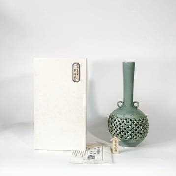 Vaas - Goryeo celadon - Japan - Opengewerkte Goryeo-vaas