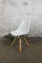 Tweedehands kantinestoel witte kunststof kuip houten frame n, Verzenden, Gebruikt