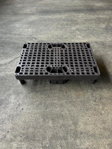 displaypallet 60x40 cm kunststof kleine nestbare pallet