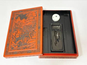 Japanese Sendai Tsuishu Suzuribako — Vermilion Writing Box, Antiek en Kunst