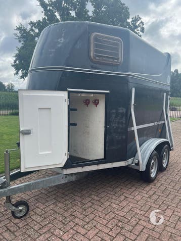 Polyester Blomert  2-paards met alu bodem!, Dieren en Toebehoren, Paarden en Pony's | Trailers en Aanhangwagens, Ophalen, Zo goed als nieuw