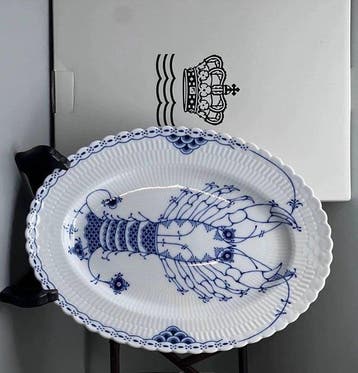 Royal Copenhagen - Bord - Model 143 CLX Blue Fluted Full