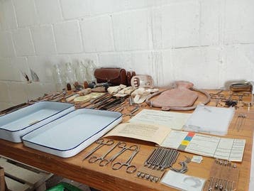 Set of Vintage Medical Tools - Chirurgische instrumenten