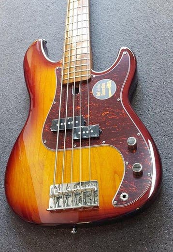 Sire Marcus Miller - P5 A5/TS Tobacco Sunburst - - 5-snarige, Muziek en Instrumenten, Snaarinstrumenten | Gitaren | Akoestisch
