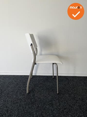 Ahrend 460 vergaderstoel - Nieuw wit kunstleren stoffering -, Vergader- of Presentatieruimte, Ophalen of Verzenden, Gebruikt, Stoel