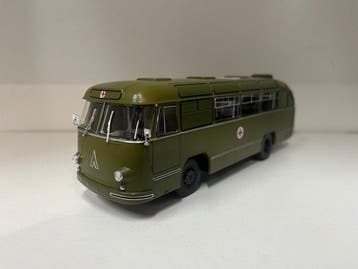Modimio Engineering 1:43 - Modelbus - Laz-695b ambulance, Nieuw