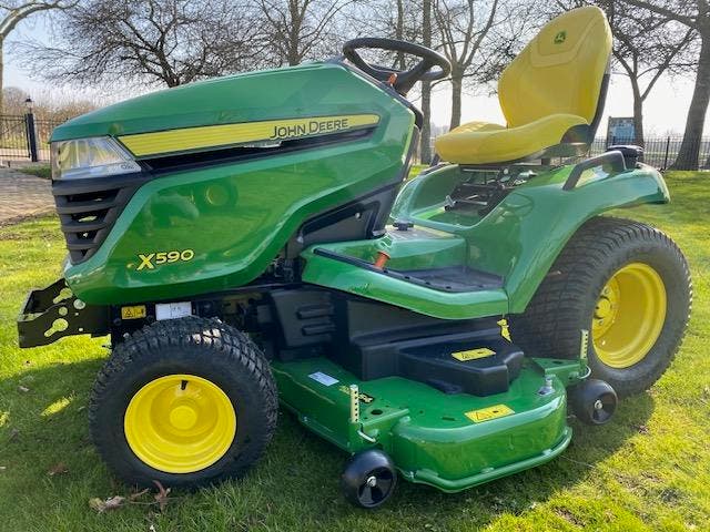 John Deere X590 zitmaaier., Tuin en Terras, Zitmaaiers, Nieuw