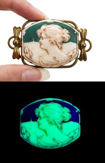 Uraniumhoudende opaal - Broche - Art Nouveau camee-broche