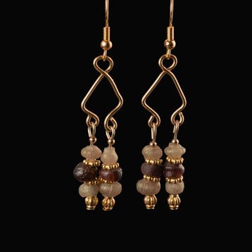 Oud-Romeins Earrings, met Romeinse paarse glasparels, Antiek en Kunst