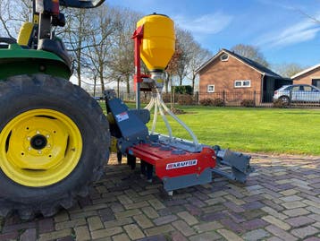 Kraffter rotoreg 210 met buisrol en zaaimachine., Ophalen