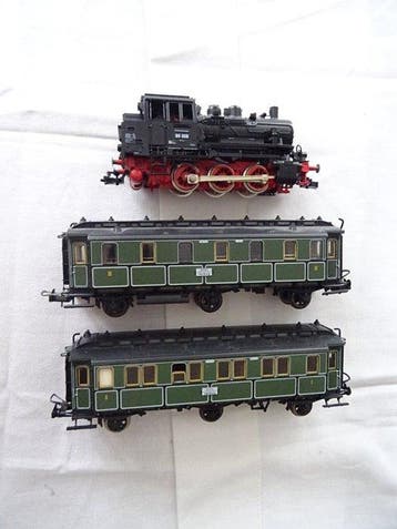 Roco, Trix H0 - Modeltrein (3) - Stoomlocomotief BR 89 met 2, Nieuw