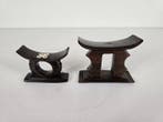 Kruk - Hout, Been - Twee miniatuur Asesedwa