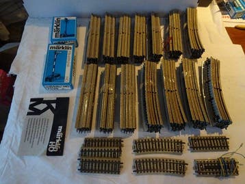 Märklin H0 - Modeltreinsporen (78) - 2 x elektrische, Nieuw