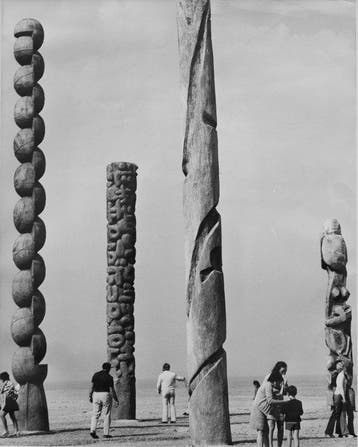Jean ribiere - Le Musée des Sables - Les Totems -