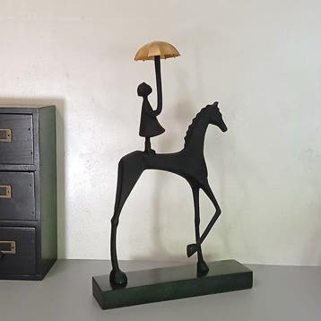 sculptuur, The dream girl - 36.5 cm - Bron, Marmer