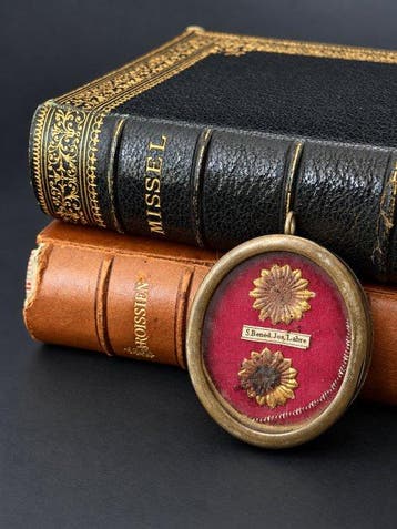 Reliekhouder - Legering, Glas, Textiel - 1850-1900 -