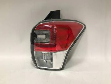 Subaru Forester IV 16-19 achterlicht rechts LED Europa 84201, Auto-onderdelen, Verzenden, Gebruikt