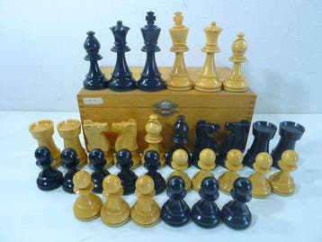 Tres RARE Jeu déchecs Chavet Club Size King 115 mm en buis