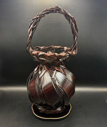 Japanse Ikebana-bamboe bloemenmand met metalen binnenvoering